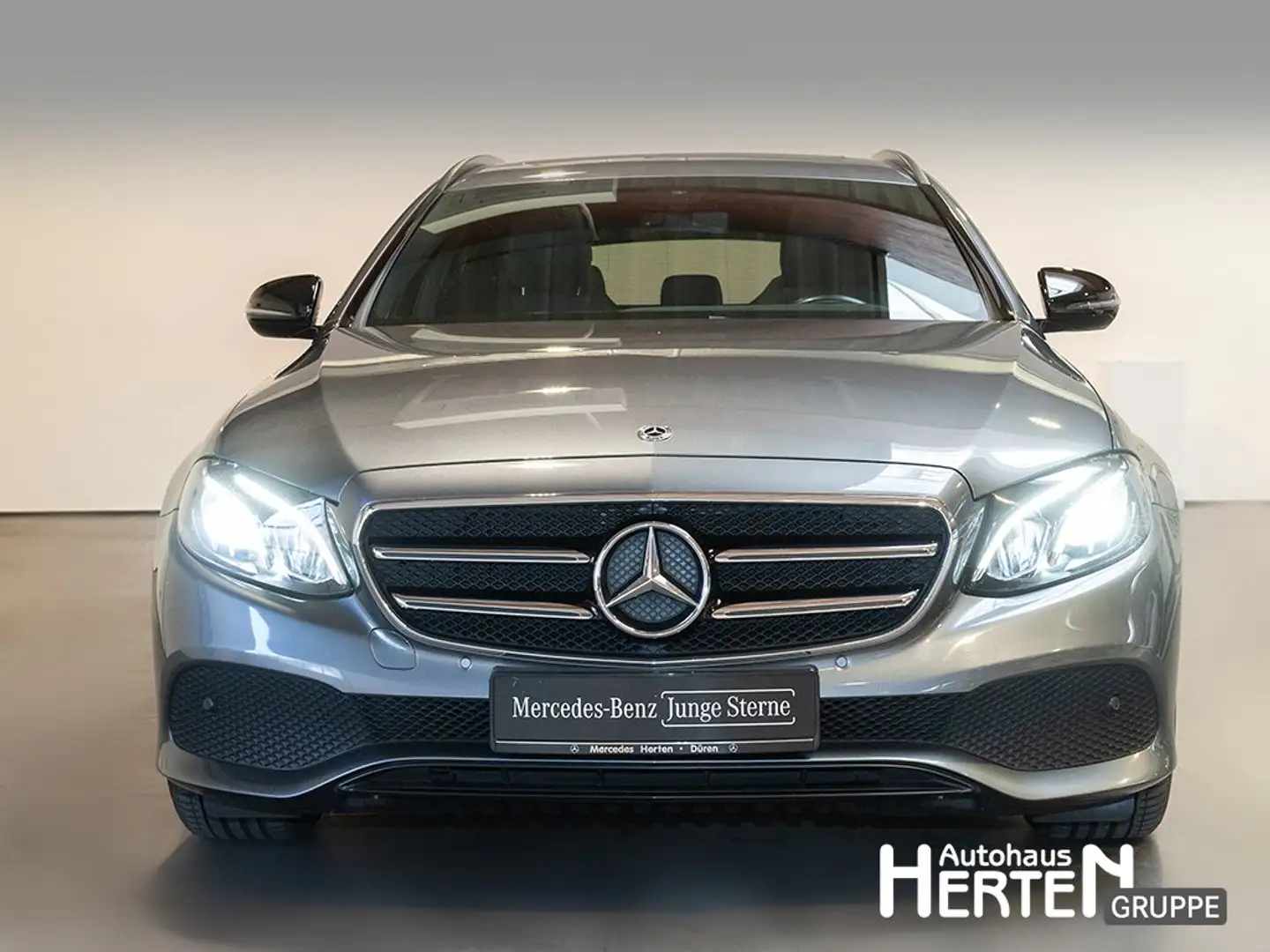 Mercedes-Benz E 220 T d AVANTGARDE+NIGHT-P.+KAMERA+SD+AHK+66L Grau - 2