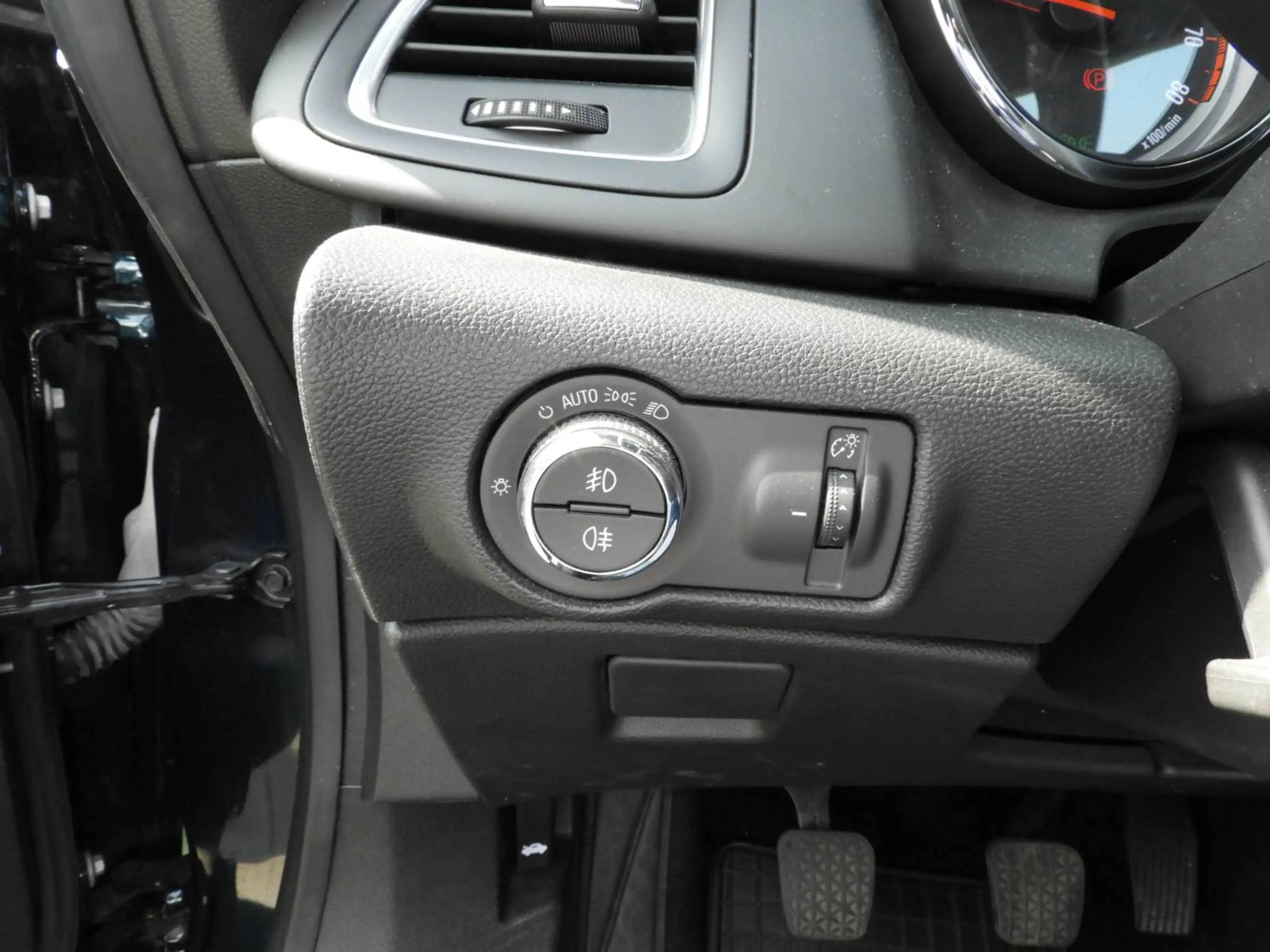 Opel Cascada Innovation ecoFlex DAB Navi Rückfahrkamera Sitz und Lenkradheizung 20 Zoll — photo 8