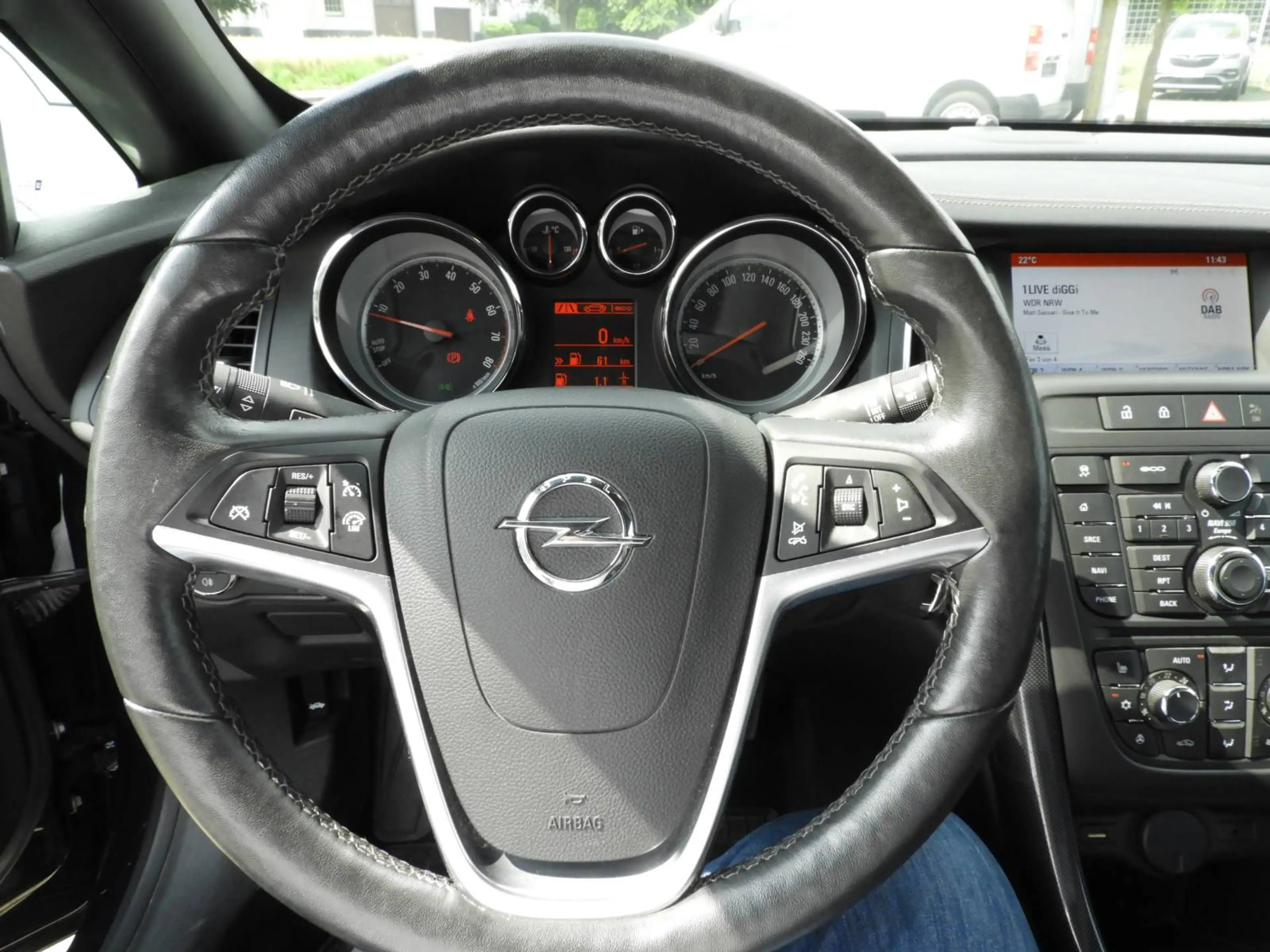 Opel Cascada Innovation ecoFlex DAB Navi Rückfahrkamera Sitz und Lenkradheizung 20 Zoll — photo 10