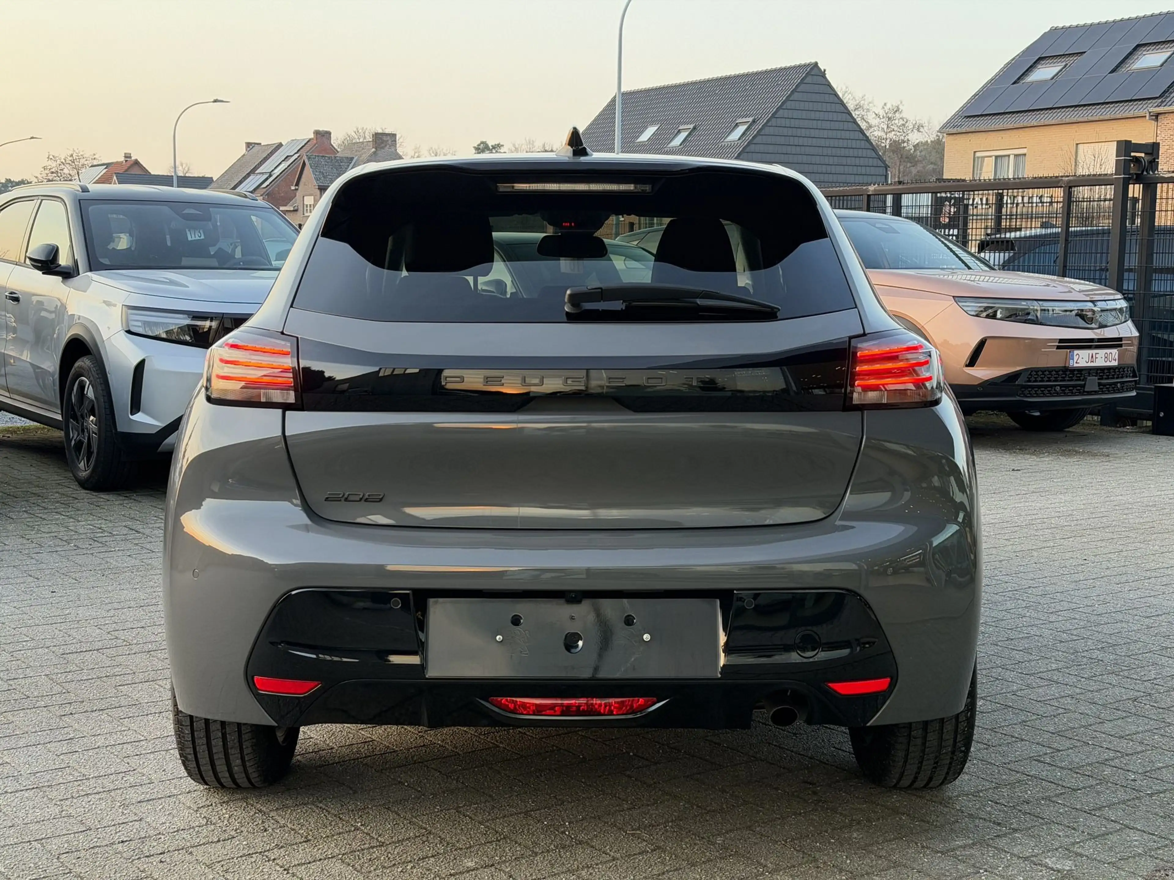 Peugeot 208 Allure 1.2T Automaat *Navi*Camera*CarPlay* — photo 5