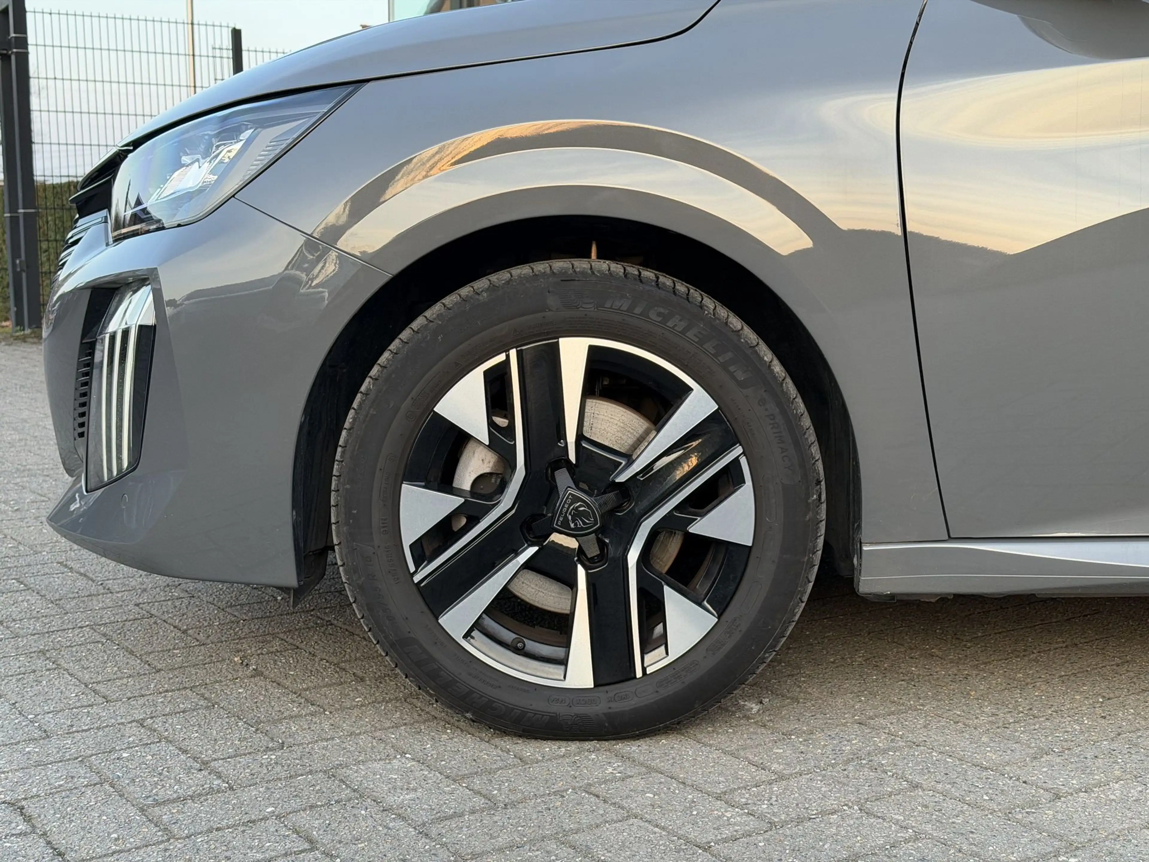 Peugeot 208 Allure 1.2T Automaat *Navi*Camera*CarPlay* — photo 7