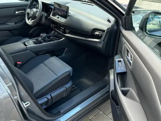 Nissan X-Trail view 12
