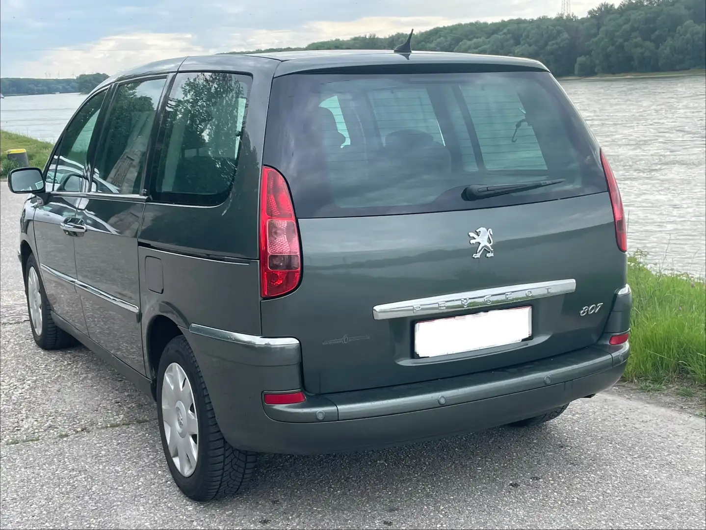 Peugeot 807 2,0 Diesel 136 ps Grau - 1
