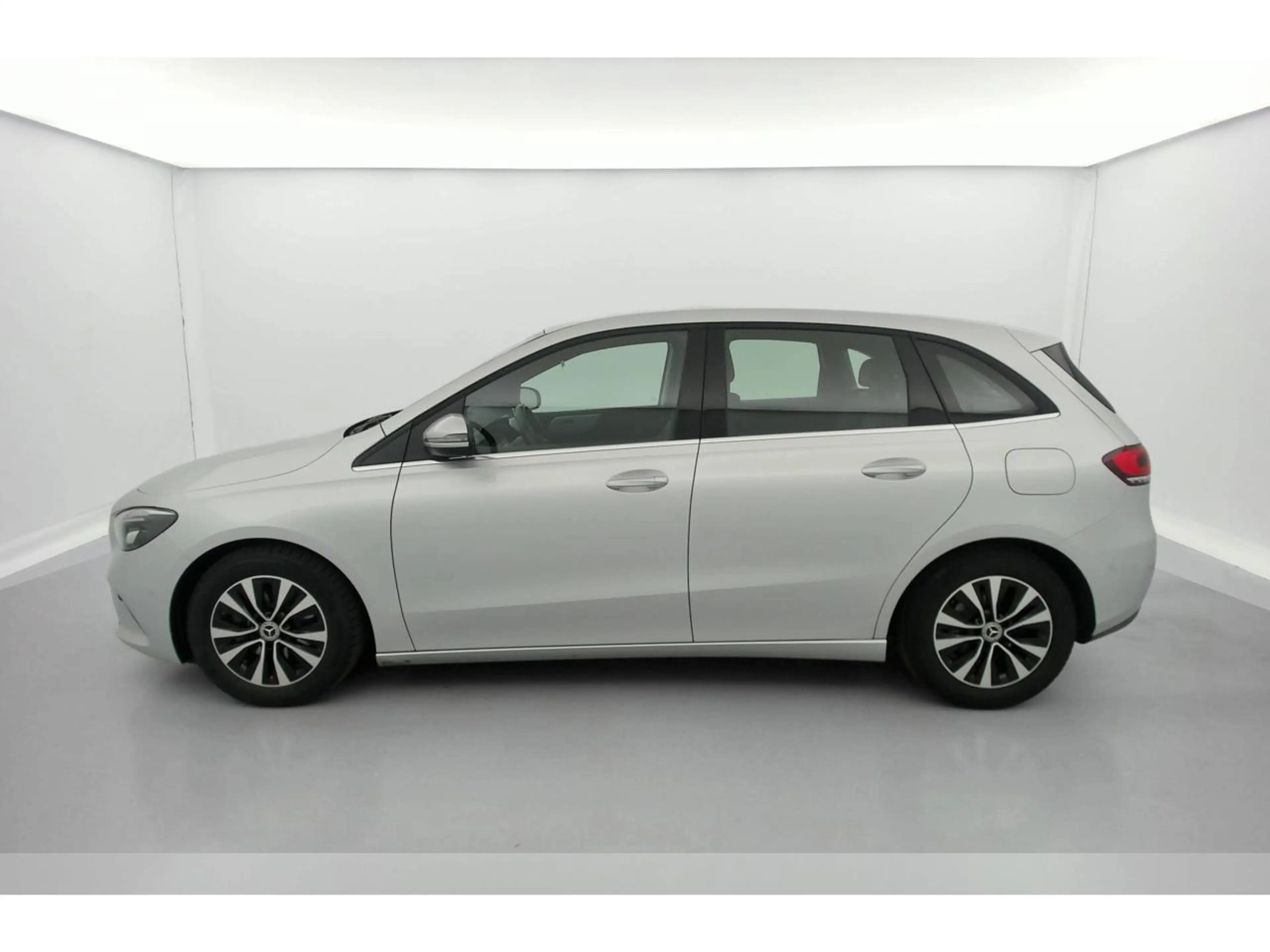 Mercedes-Benz B 180 B 180 Business Luxury Line — photo 4