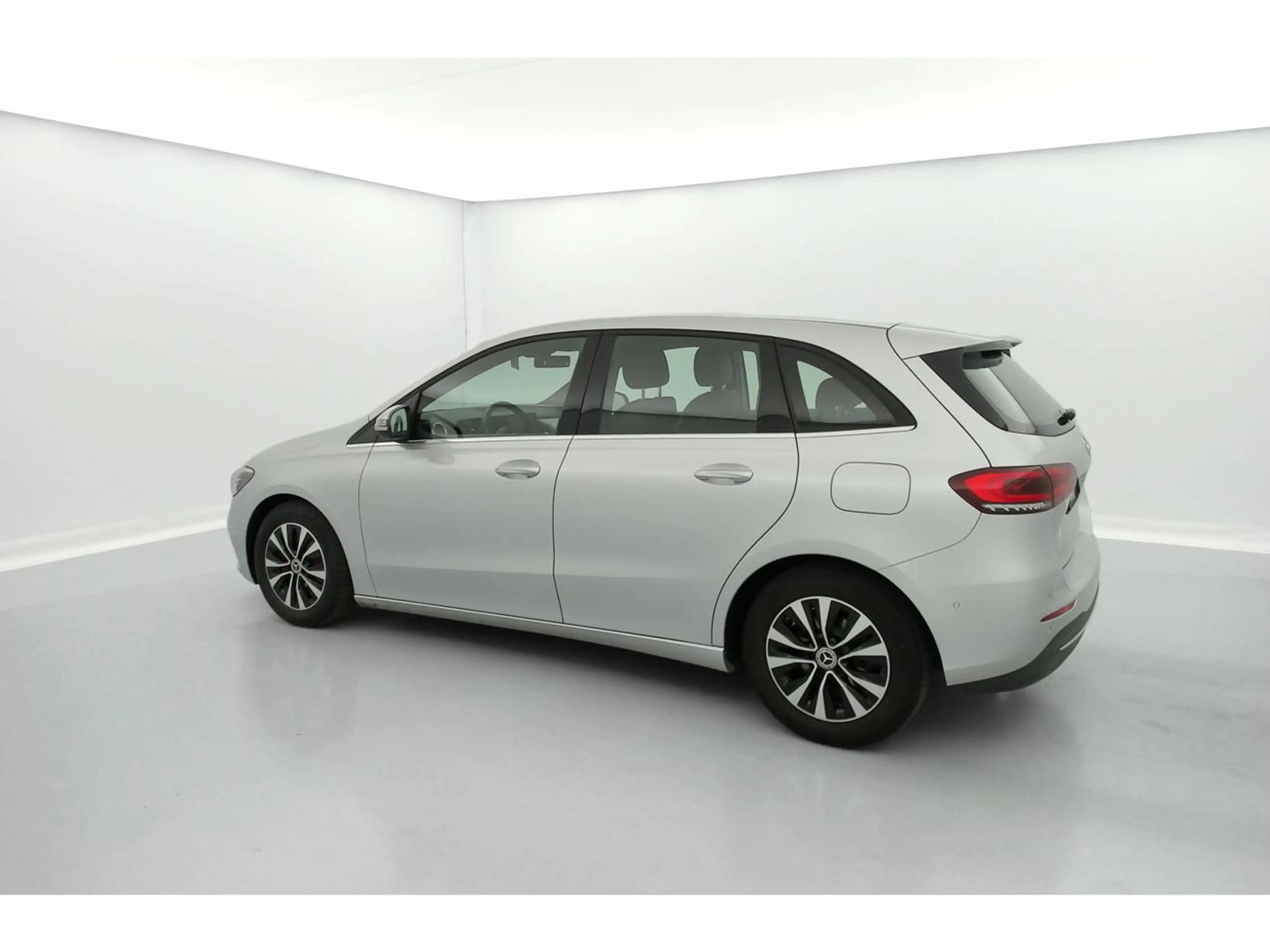 Mercedes-Benz B 180 B 180 Business Luxury Line — photo 5