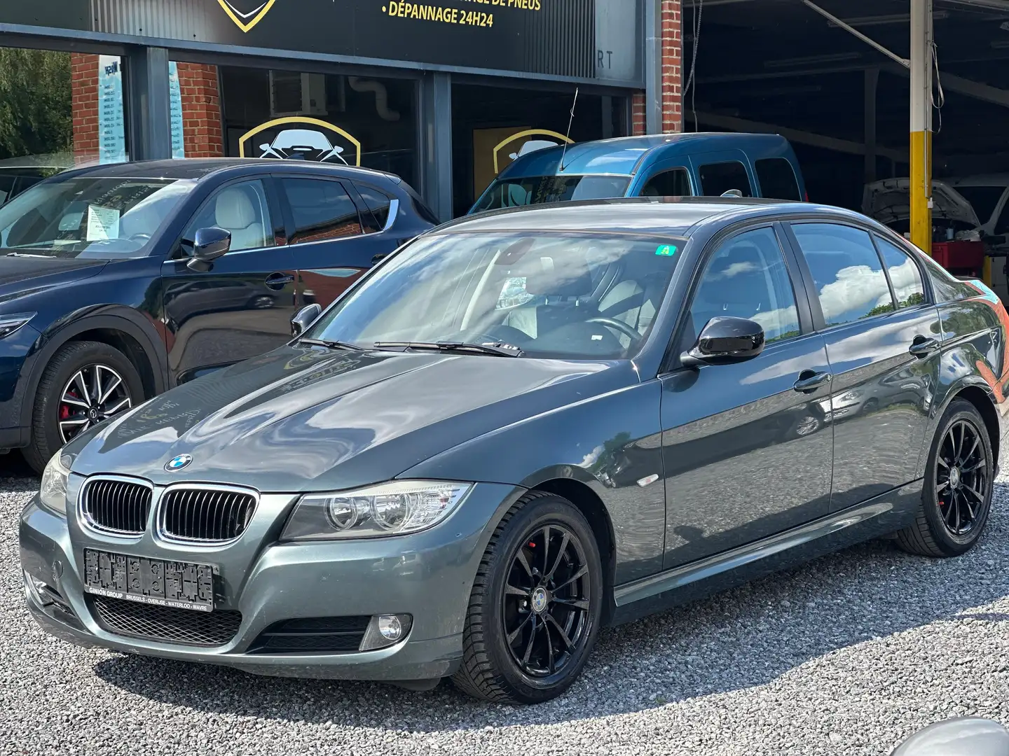 BMW 318 dA Gris - 2