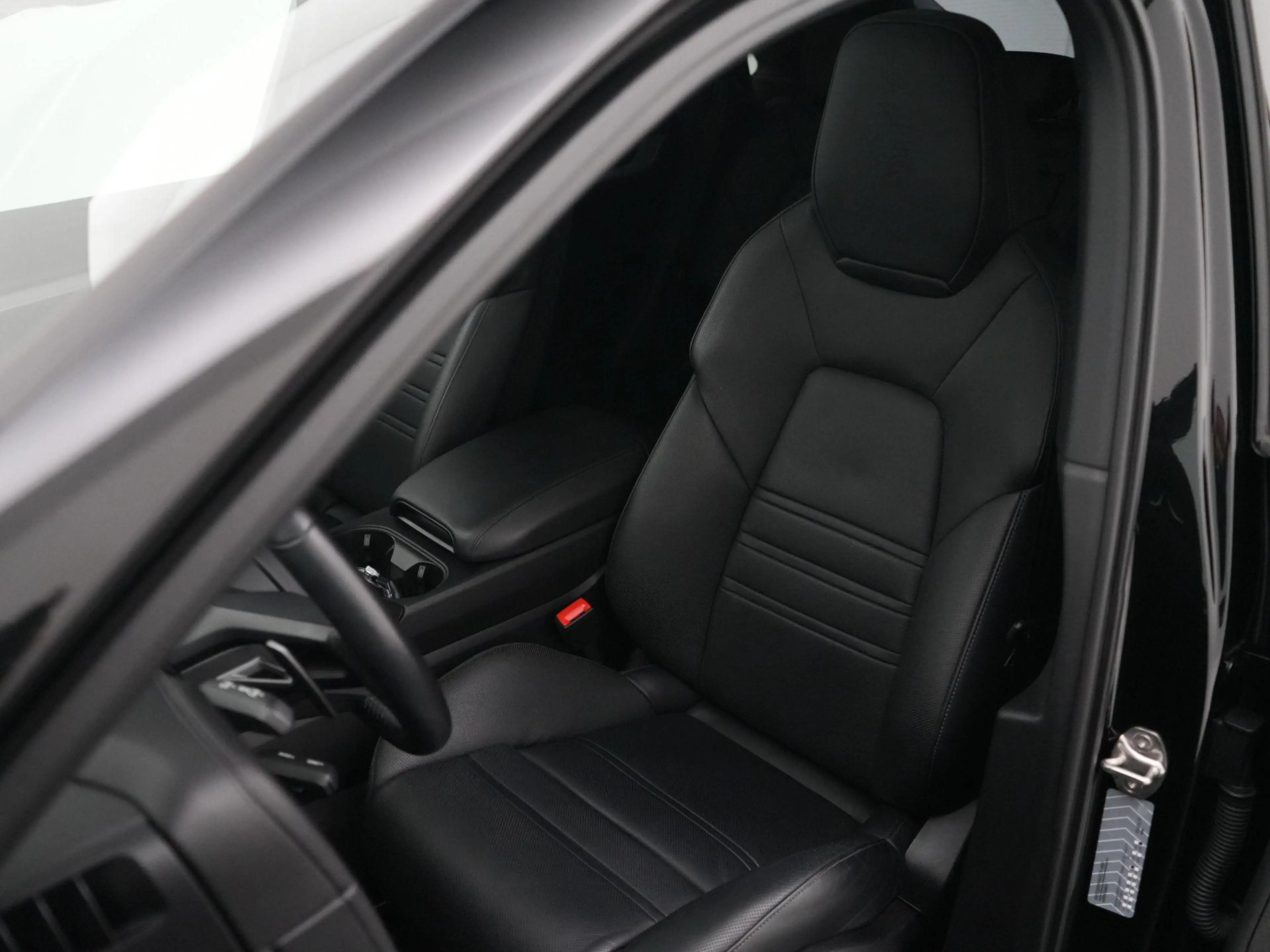 Porsche Cayenne E-Hybrid Coupé — photo 4