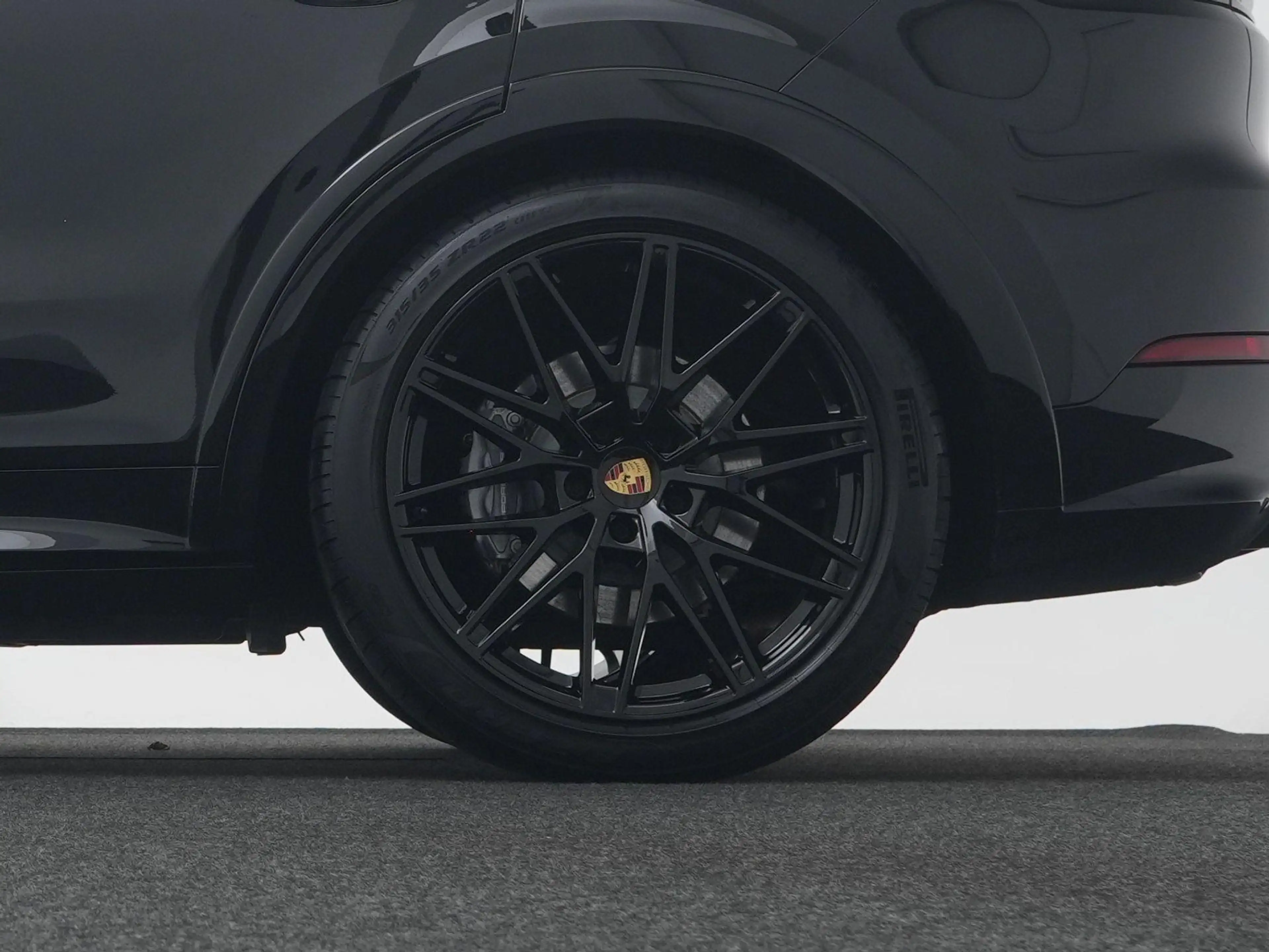 Porsche Cayenne E-Hybrid Coupé — photo 8