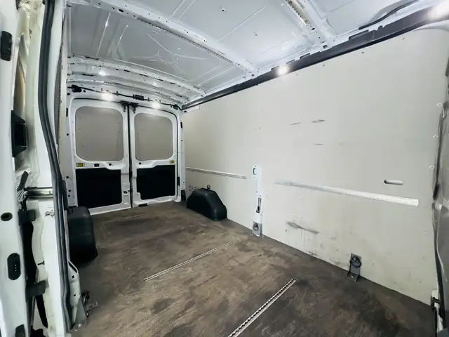 Ford Transit view 9