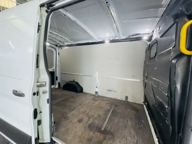 Ford Transit view 8