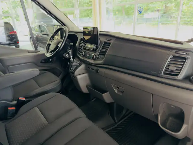Ford Transit view 13
