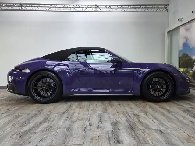 Porsche 911 view 10