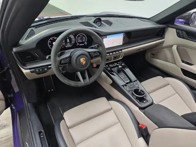 Porsche 911 view 14
