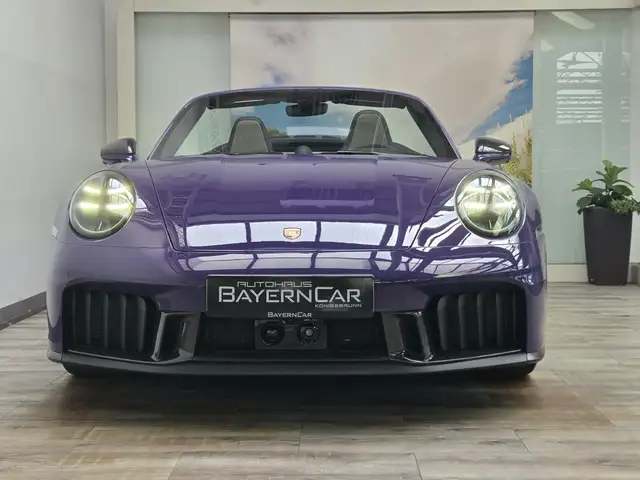 Porsche 911 view 2