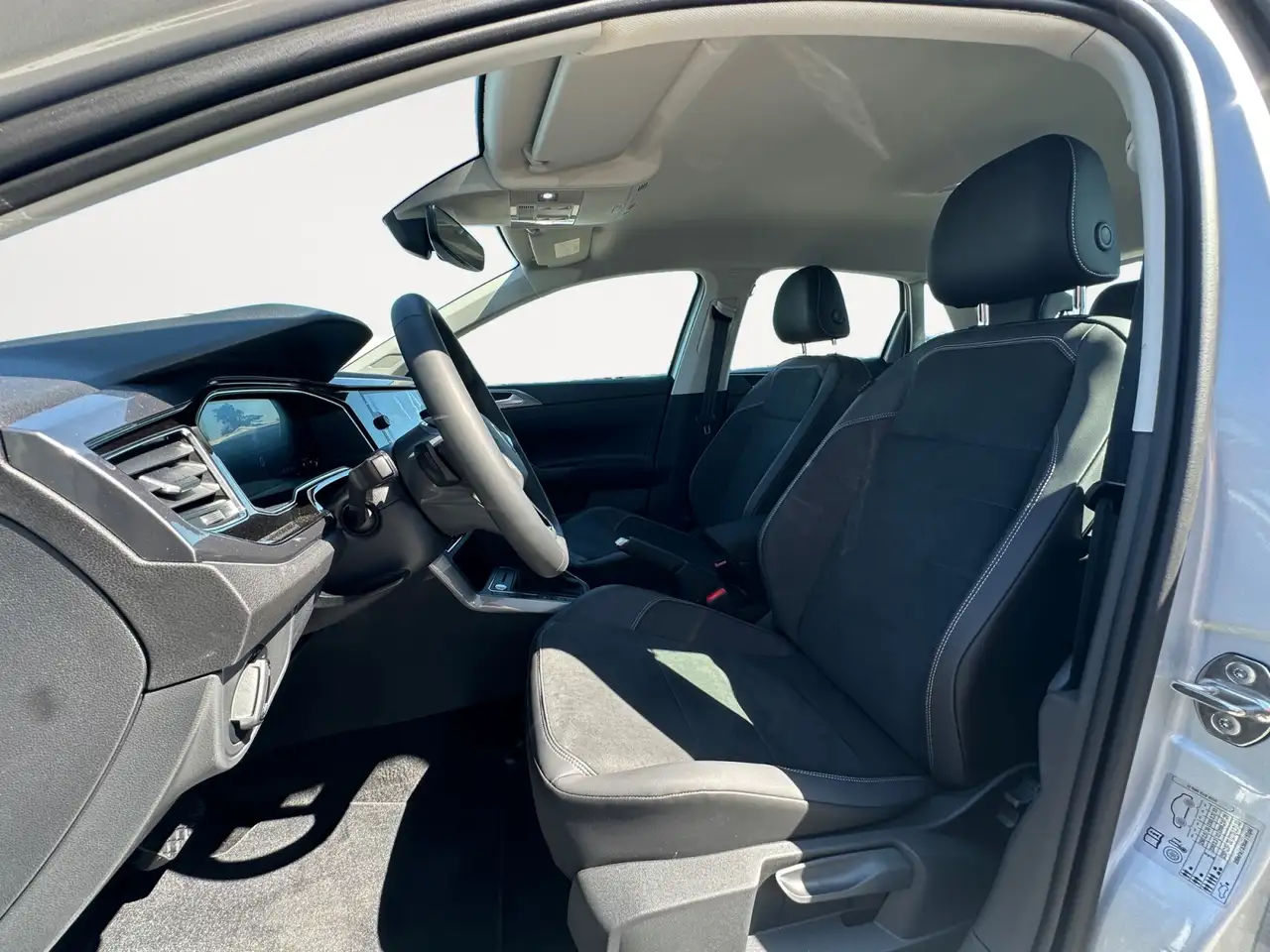 Volkswagen Polo Citadine 5 portes — photo 10