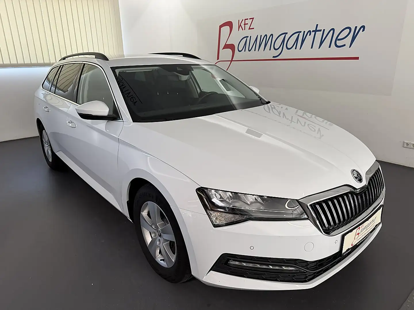 Skoda Superb Kombi 2,0TDI DSG *LED*NAVI*ACC*AHK*Sitzheizung*... Weiß - 1
