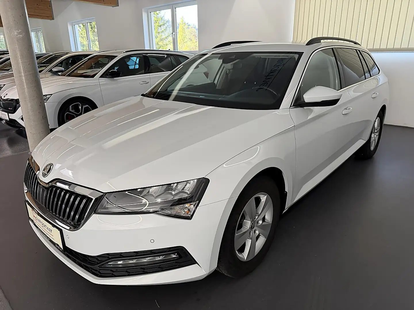 Skoda Superb Kombi 2,0TDI DSG *LED*NAVI*ACC*AHK*Sitzheizung*... Weiß - 2