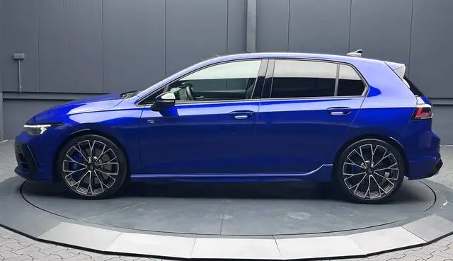 Volkswagen Golf view 2