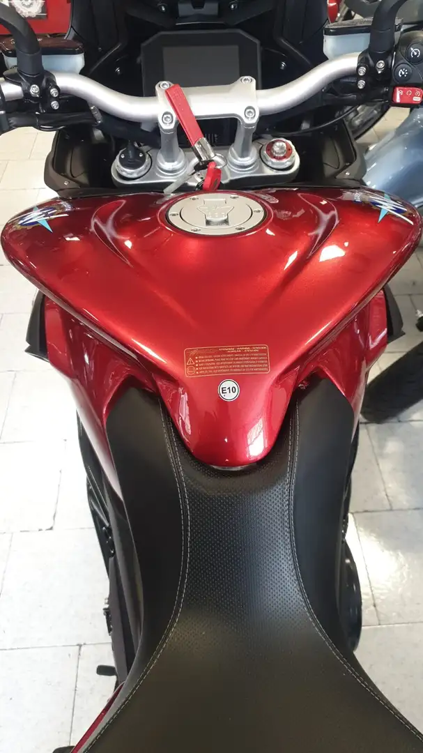 MV Agusta Turismo Veloce 800 Lusso - 1