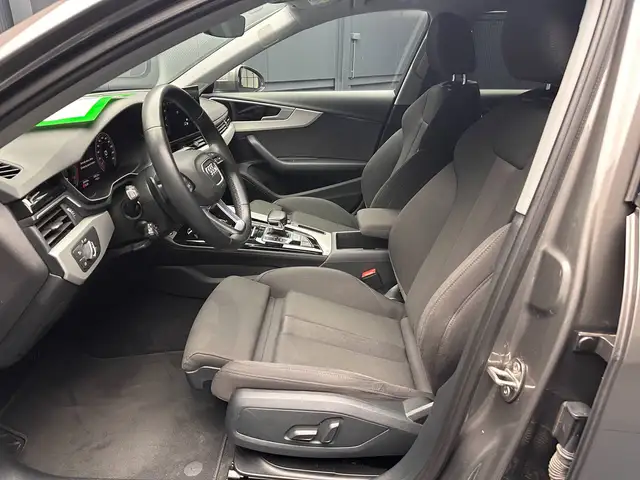 Audi A4 view 15
