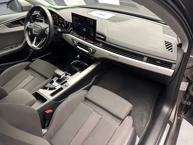 Audi A4 view 11