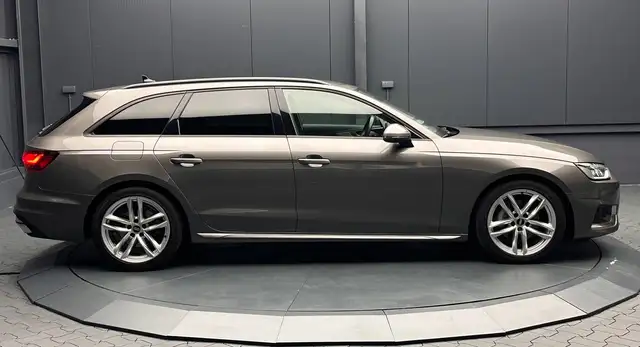 Audi A4 view 6