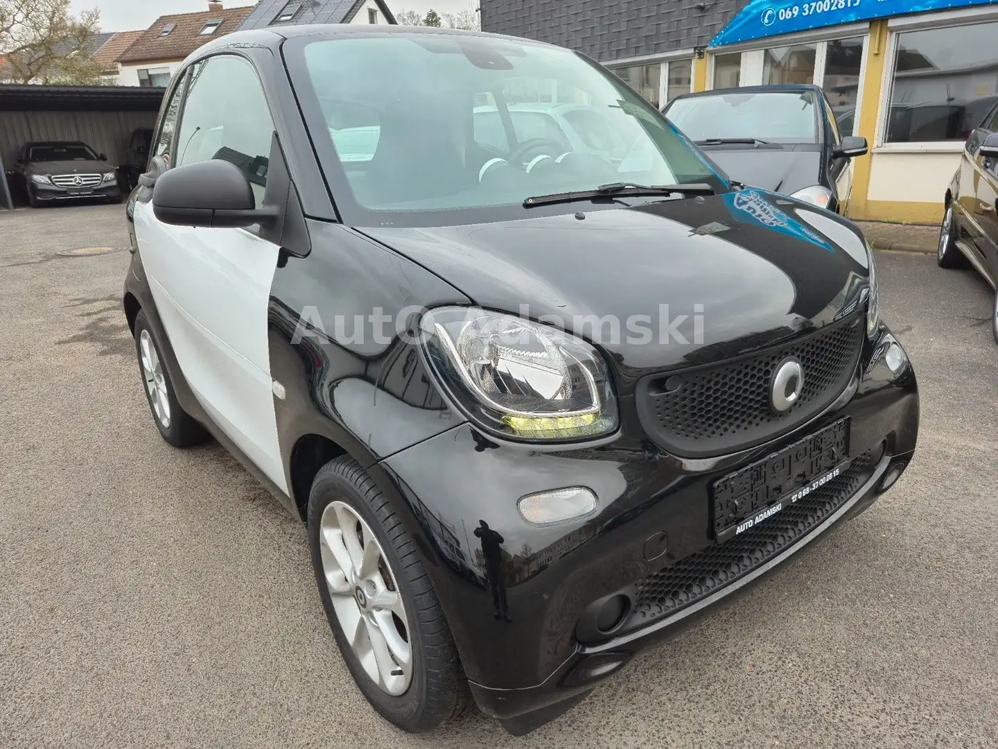 smart forTwo coupé 1.0 Automatik Klima Tempomat 45tkm Schwarz - 2