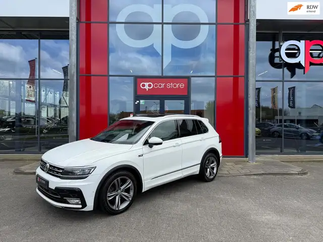 2017 Volkswagen Tiguan in White for sale