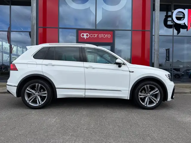 Volkswagen Tiguan view 4