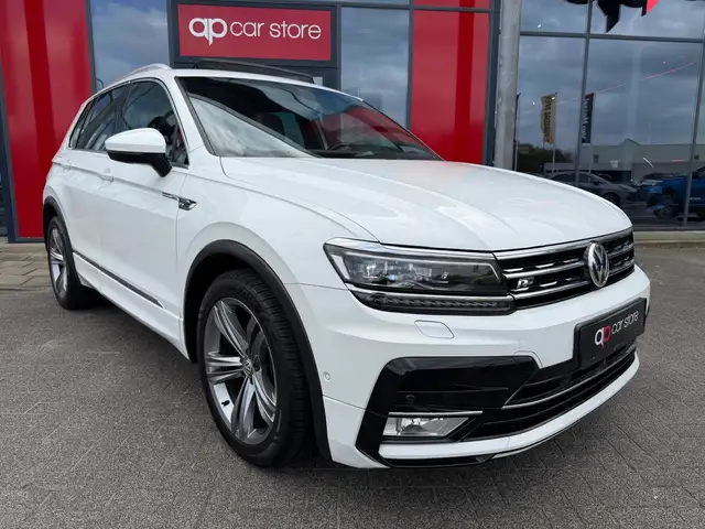 Volkswagen Tiguan view 3
