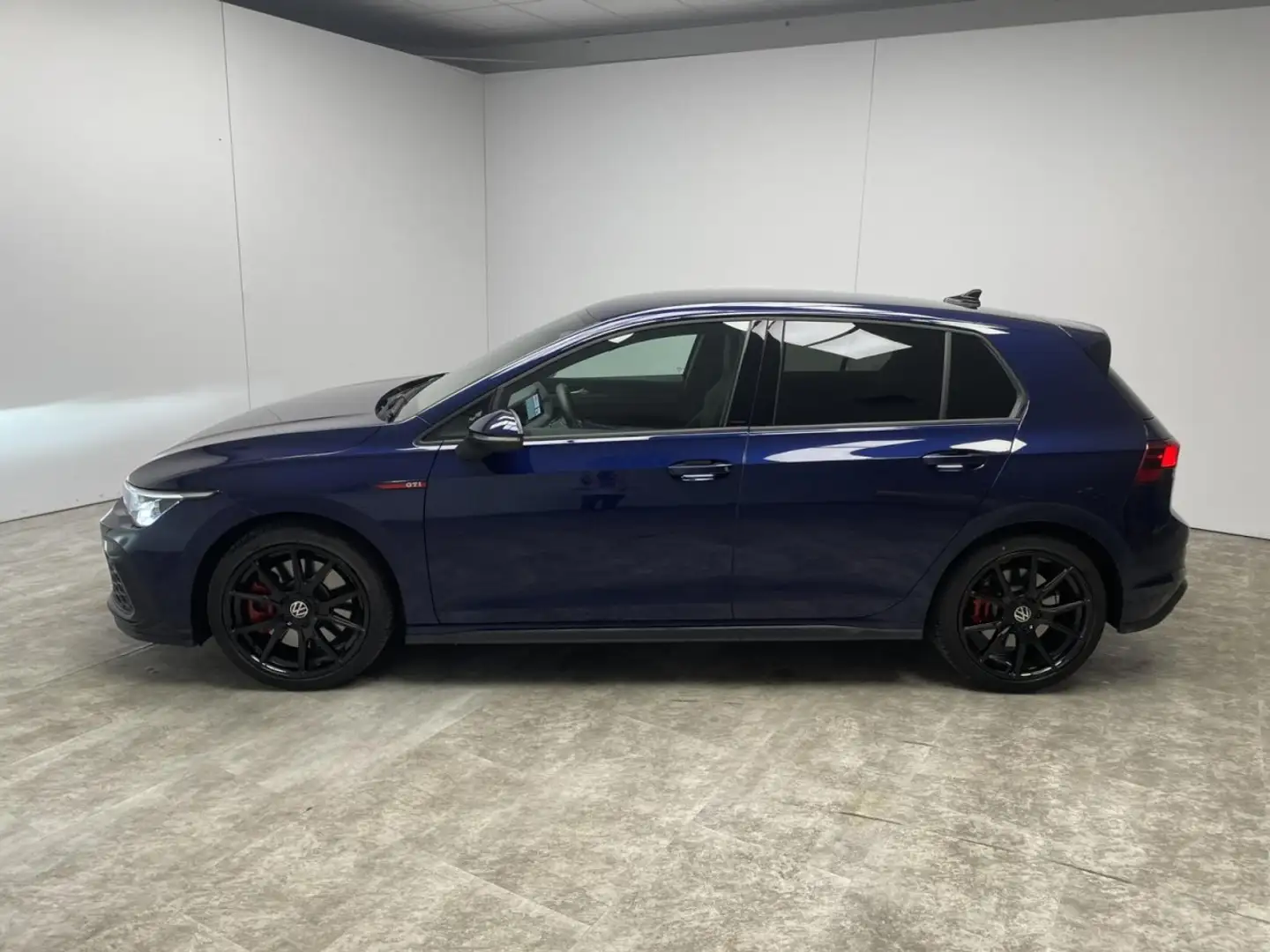 Volkswagen Golf VIII GTI 2.0 TSI DSG Klima Navi Rückfahrkamera Blau - 2