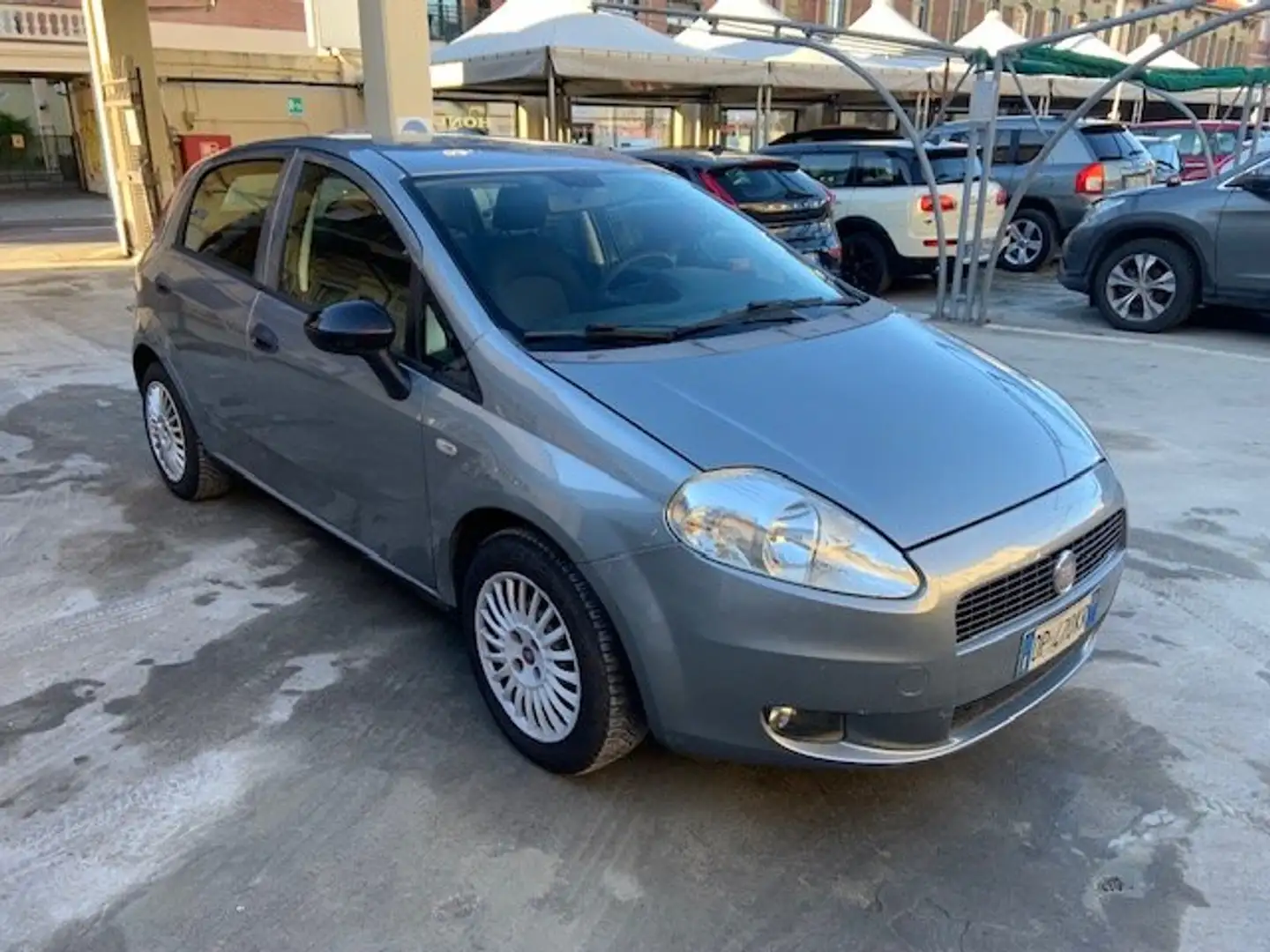 Fiat Grande Punto Grande Punto 5p 1.2 Dynamic 65cv Grigio - 2