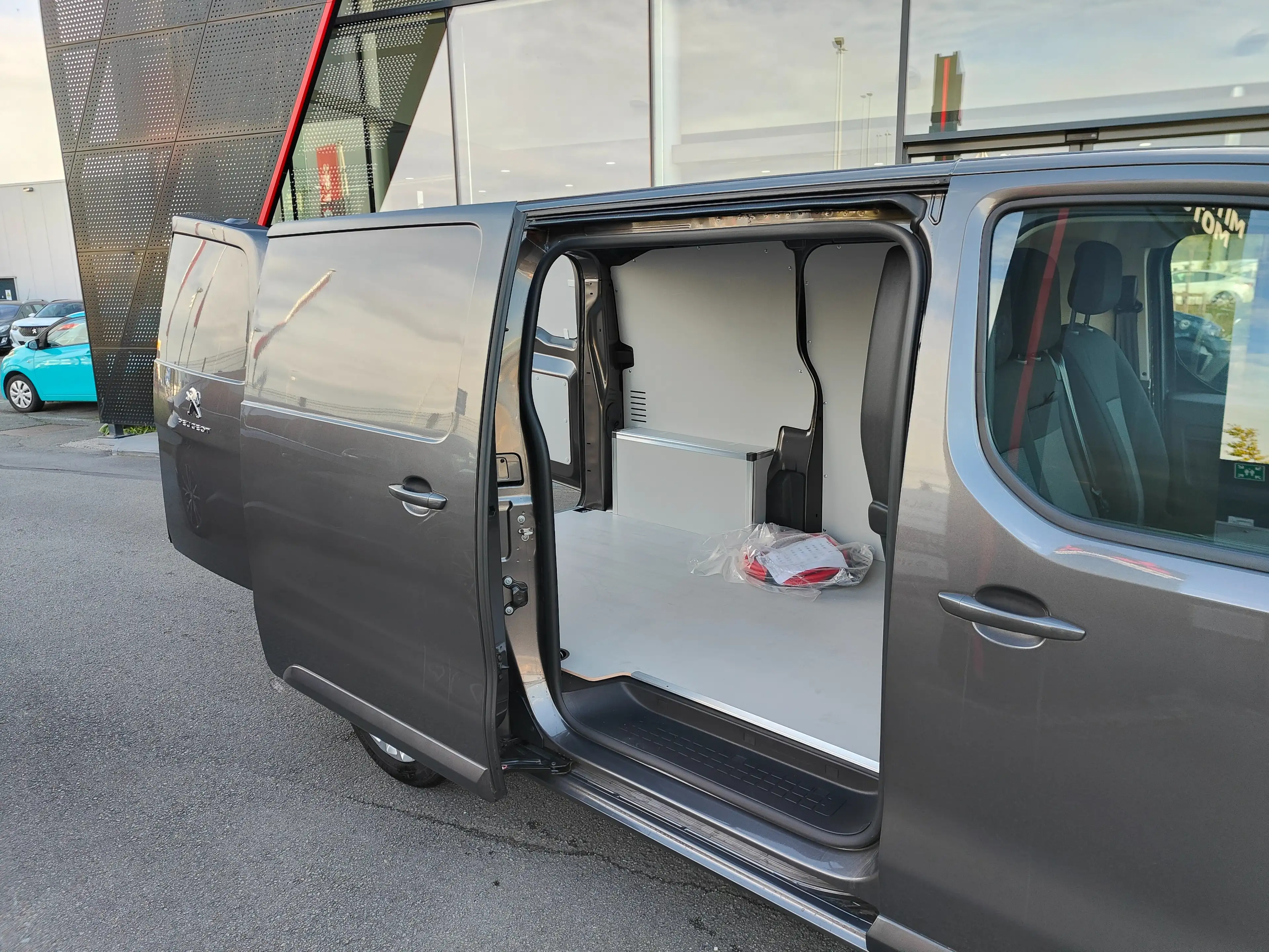 Peugeot e-Expert L2 75KW batterij — photo 6
