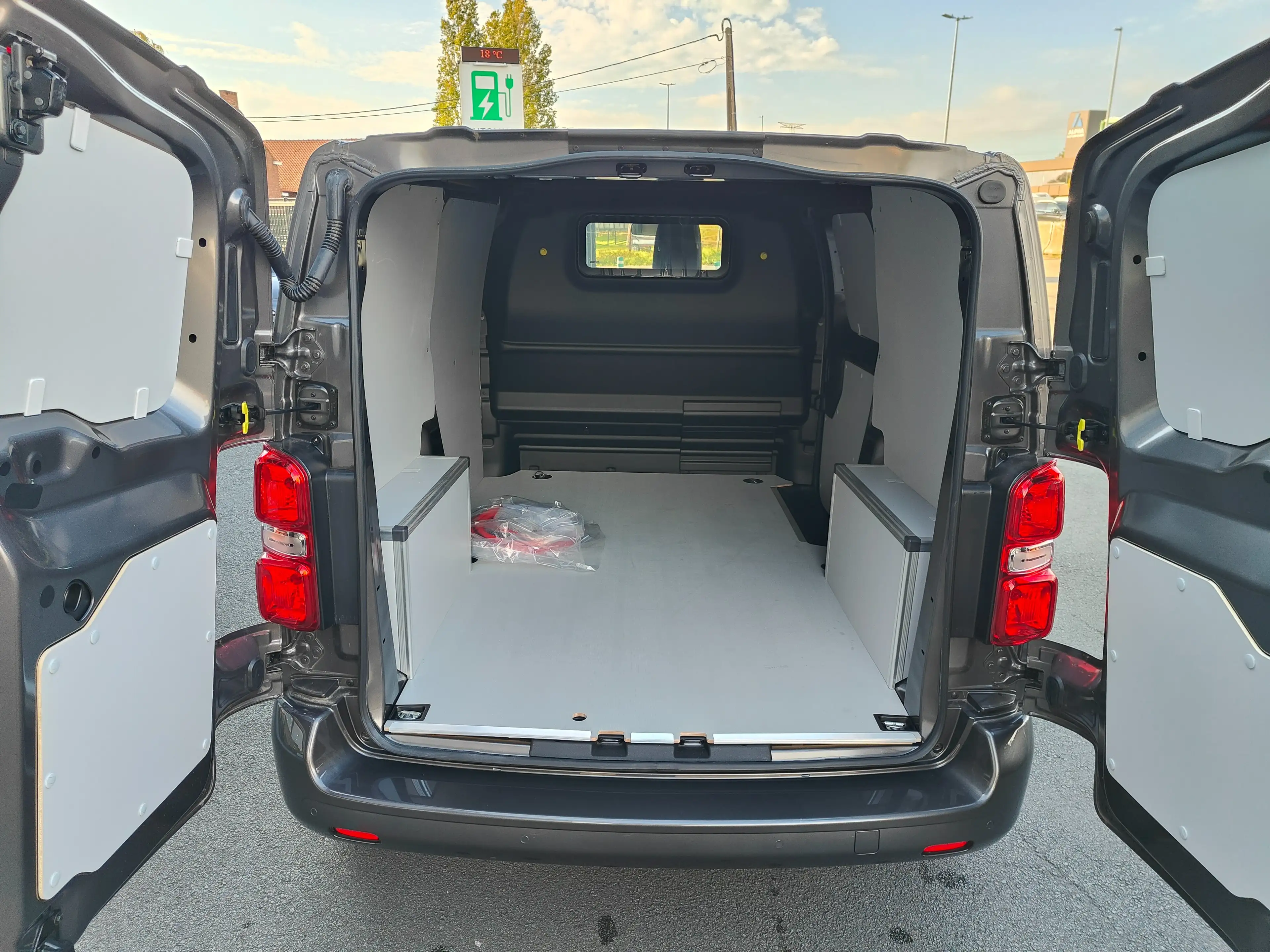 Peugeot e-Expert L2 75KW batterij — photo 5
