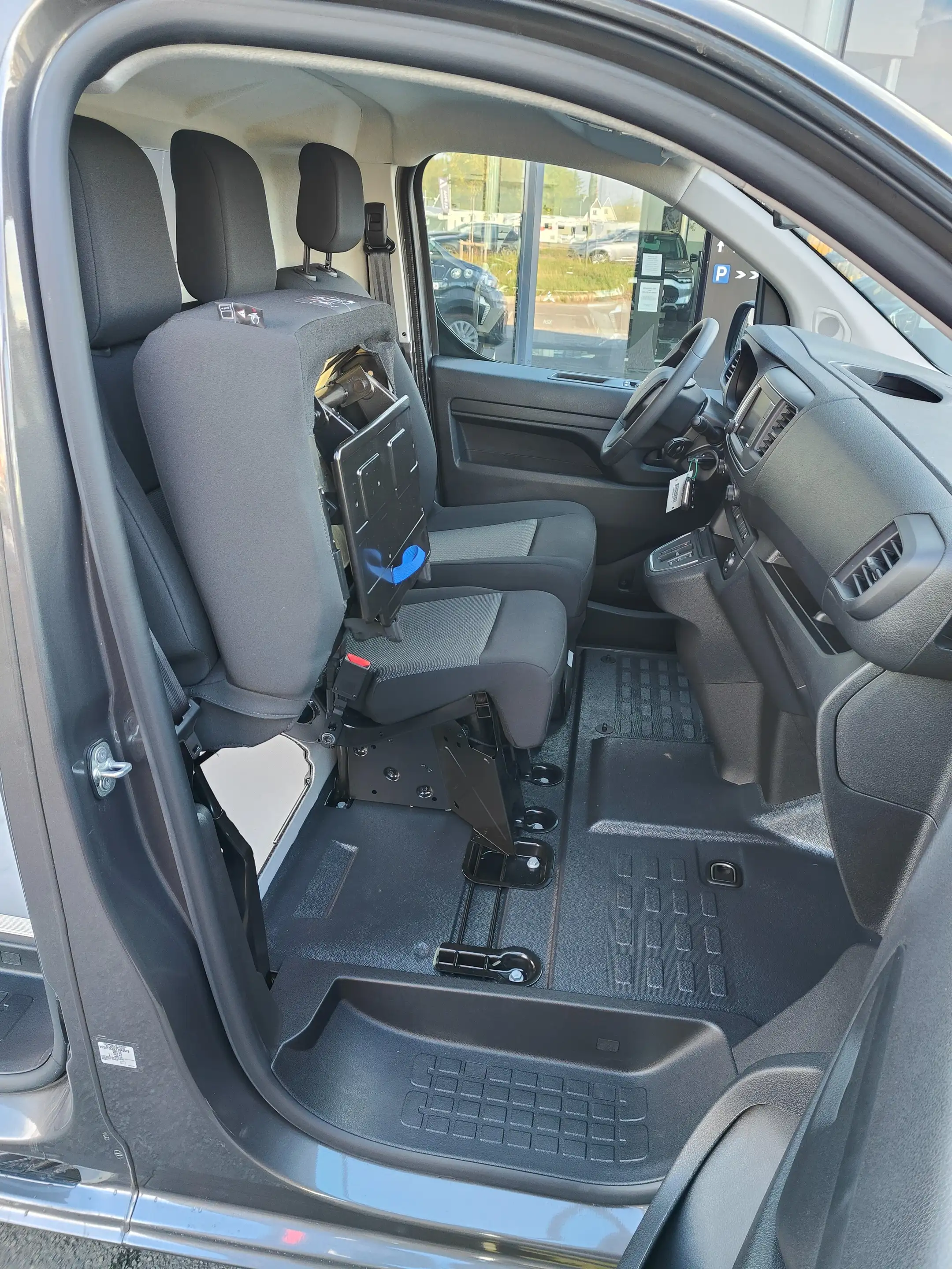 Peugeot e-Expert L2 75KW batterij — photo 8
