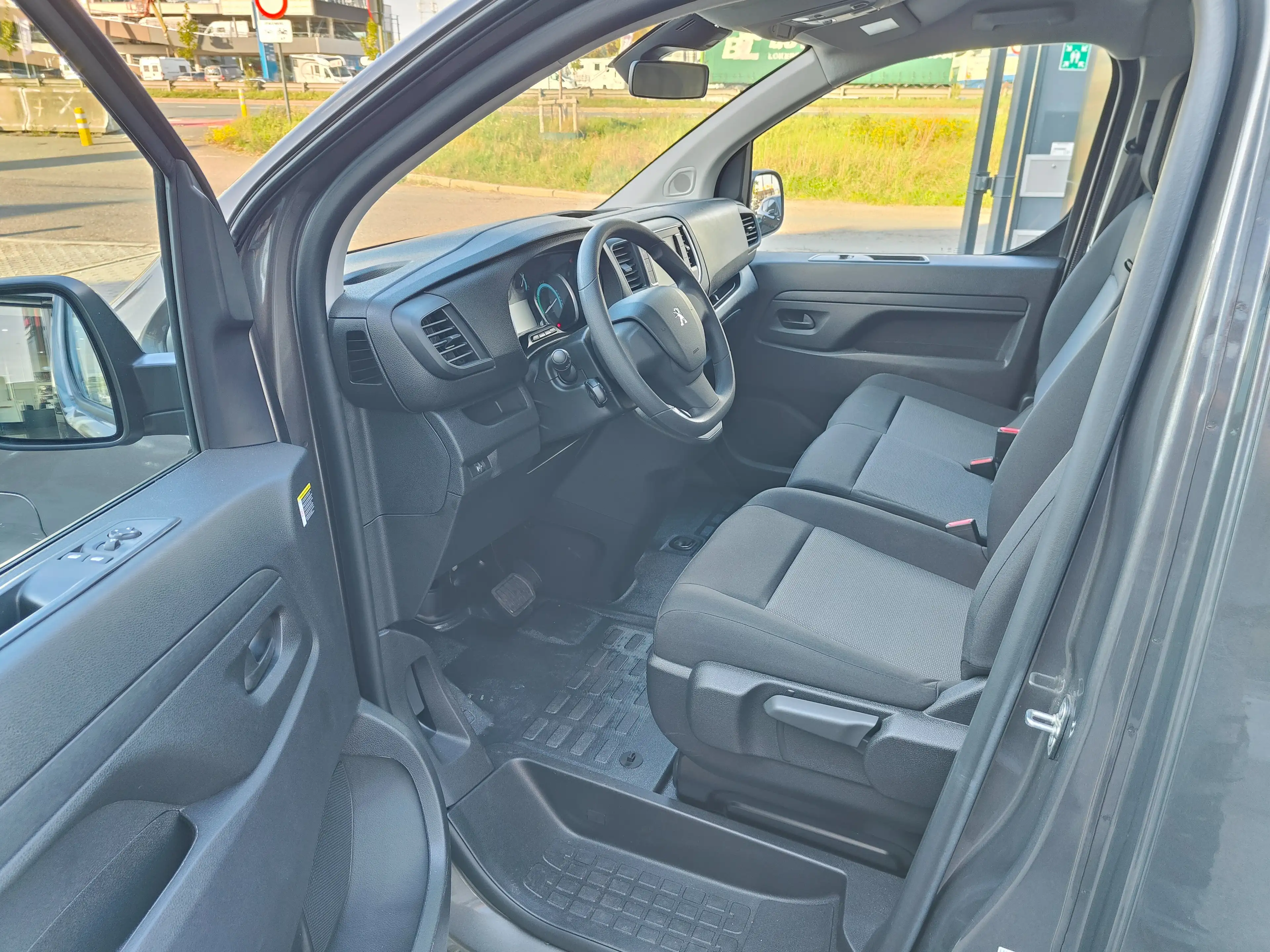 Peugeot e-Expert L2 75KW batterij — photo 9