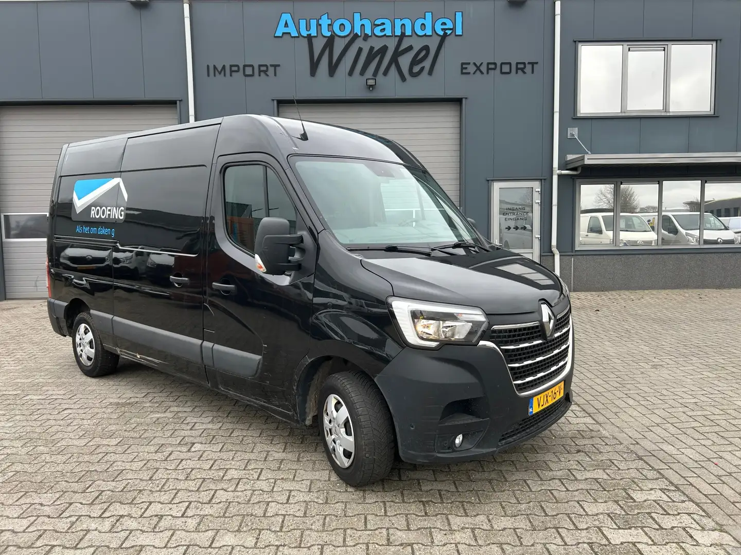 Renault Master T33 2.3 dCi 135 L2H2 Zwart - 1