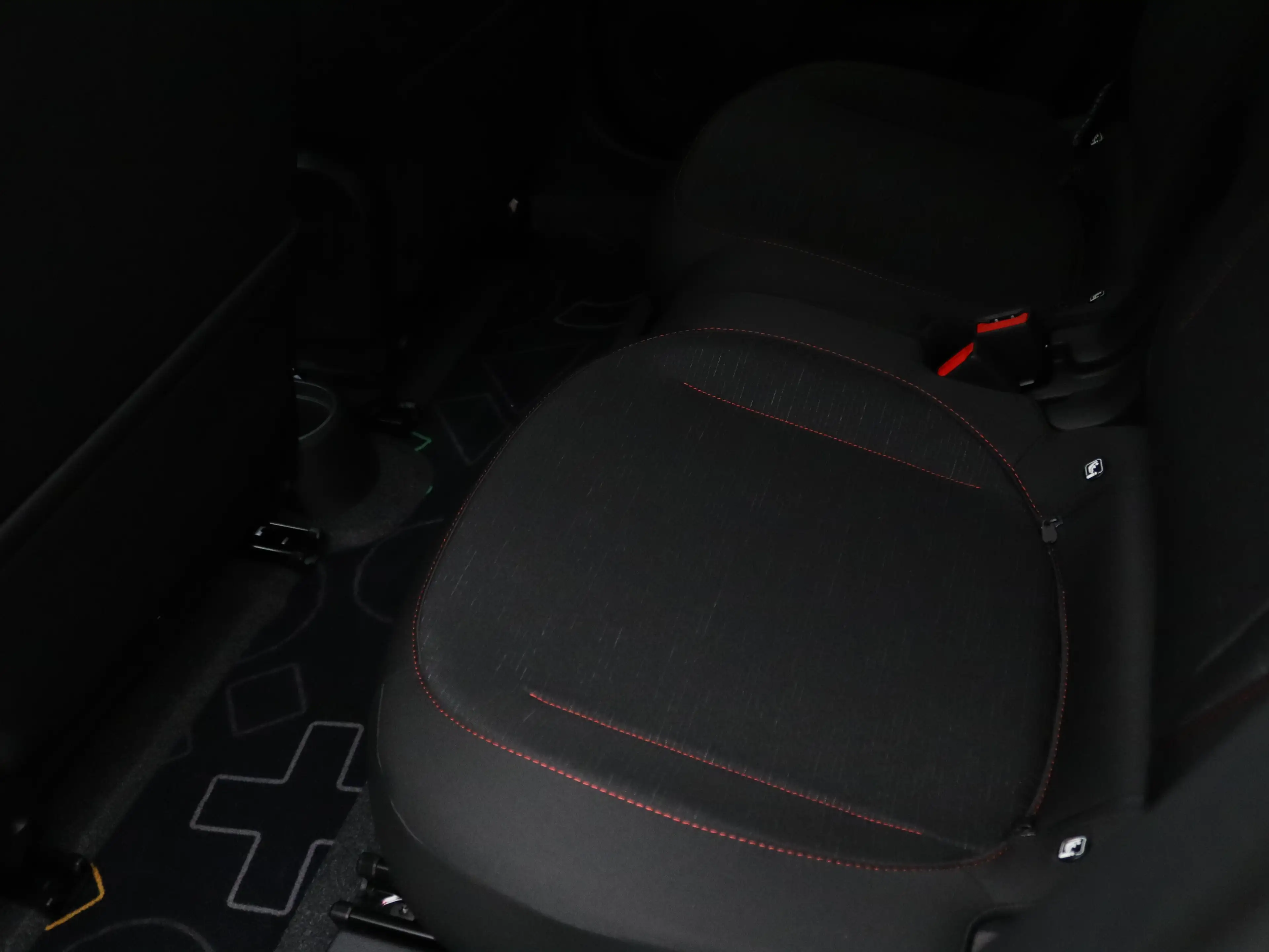 Renault Twingo Techno | Achteruitrijcamera | LED-achterlichten | — photo 25