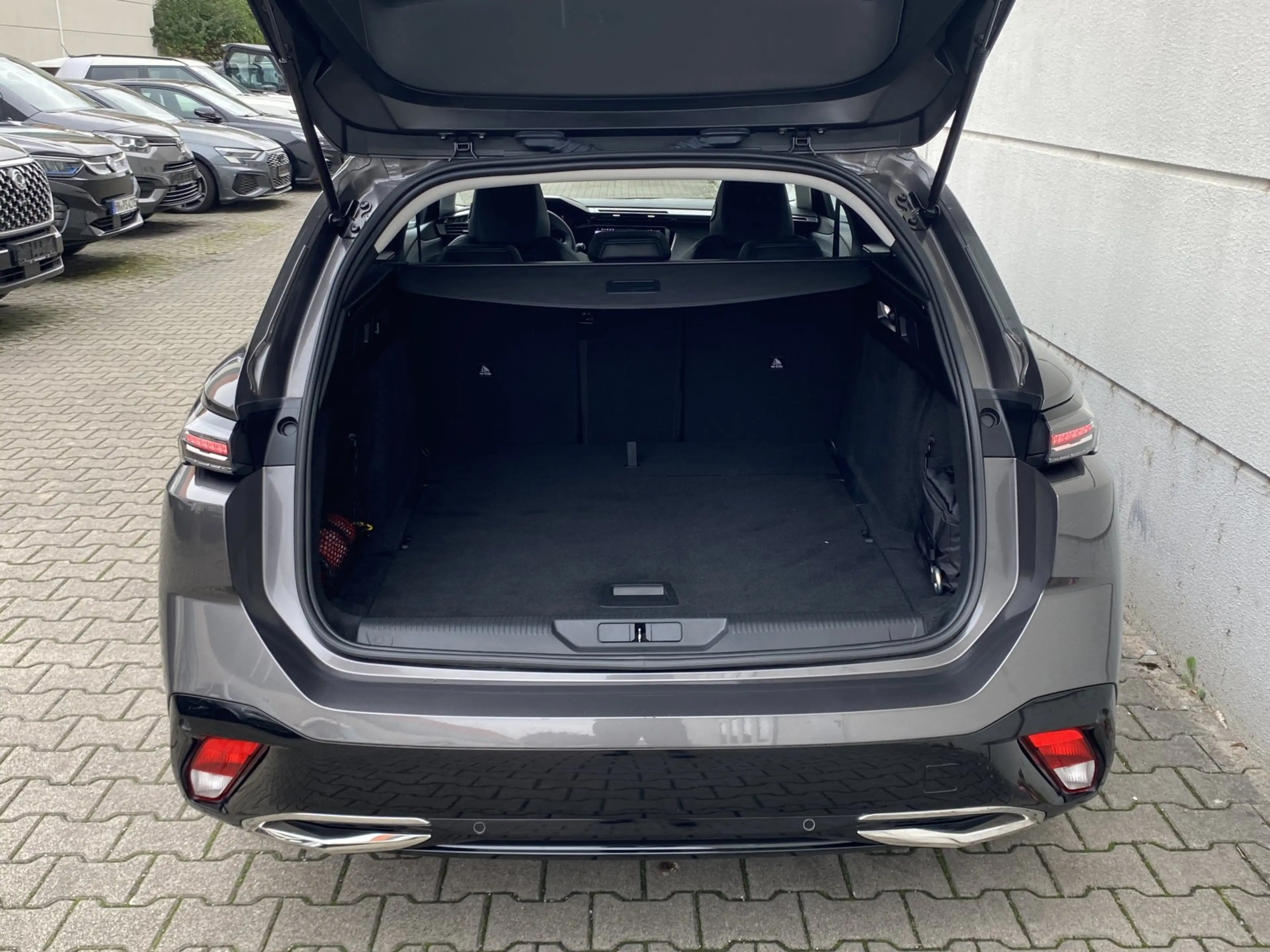 Peugeot 308 1.2 PureTech  Allure Pack ACC Tmat Shz Nav CarPlay — photo 10