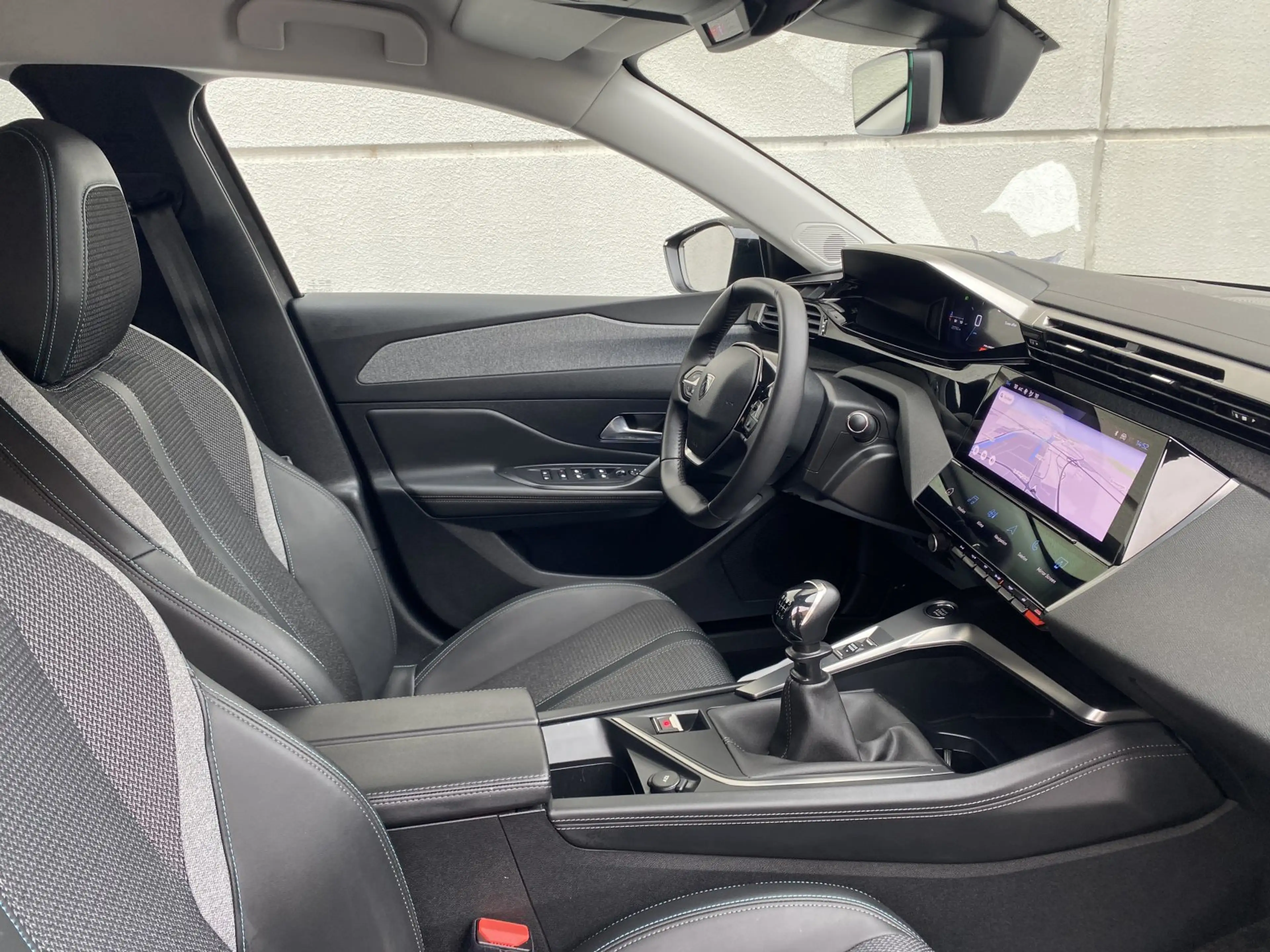 Peugeot 308 1.2 PureTech  Allure Pack ACC Tmat Shz Nav CarPlay — photo 12