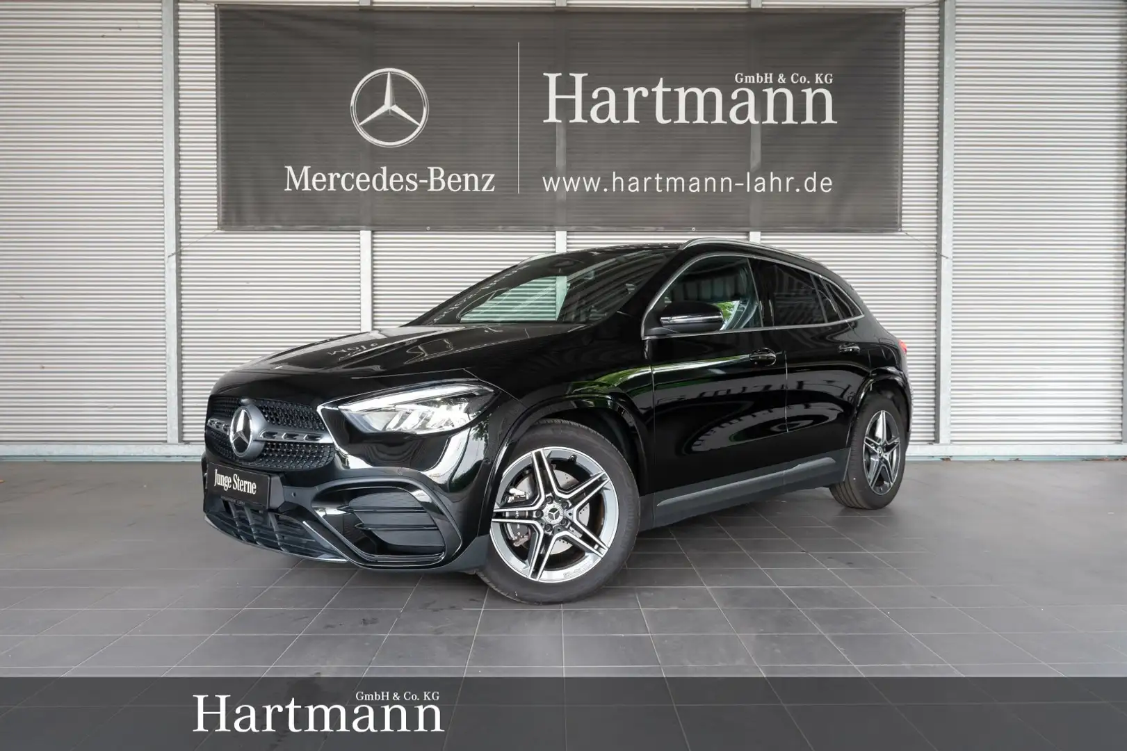Mercedes-Benz GLA 220 GLA 220 4MATIC AMG Premium 8G AHK KeylGo AMG Line Zwart - 1