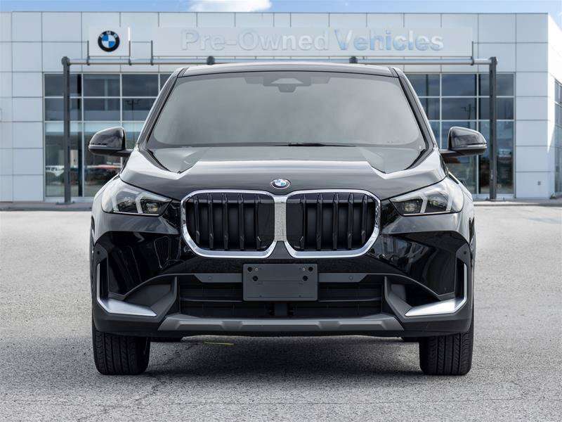 2025 BMW X1 xDrive28i/PremiumEssential/CleanCarfax/ServiceRecs — снимка 1