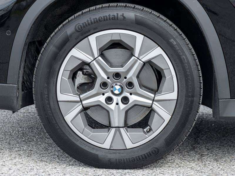 2025 BMW X1 xDrive28i/PremiumEssential/CleanCarfax/ServiceRecs — снимка 1