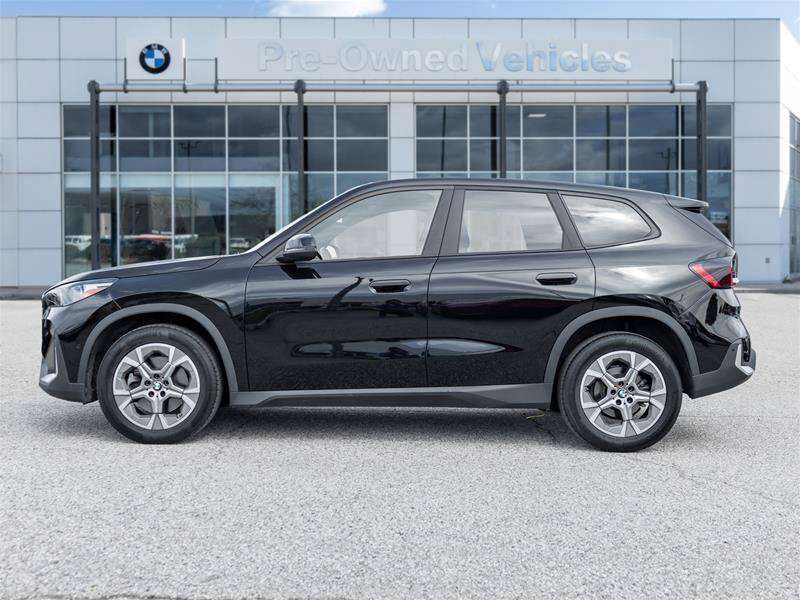 2025 BMW X1 xDrive28i/PremiumEssential/CleanCarfax/ServiceRecs — снимка 1