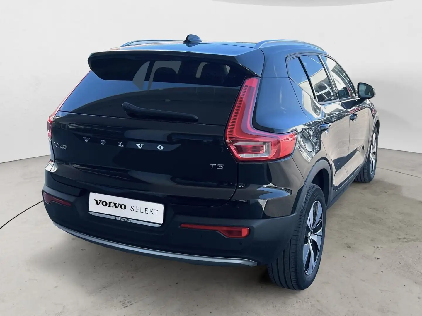 Volvo XC40 T3 163 CV NAVI LED Business Plus Nero - 2