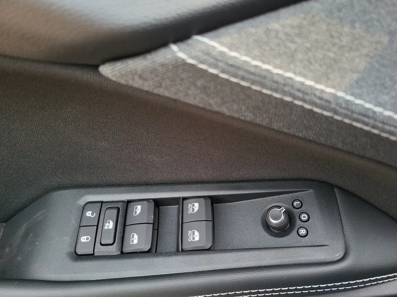 Jeep Cherokee photo Jeep Cherokee