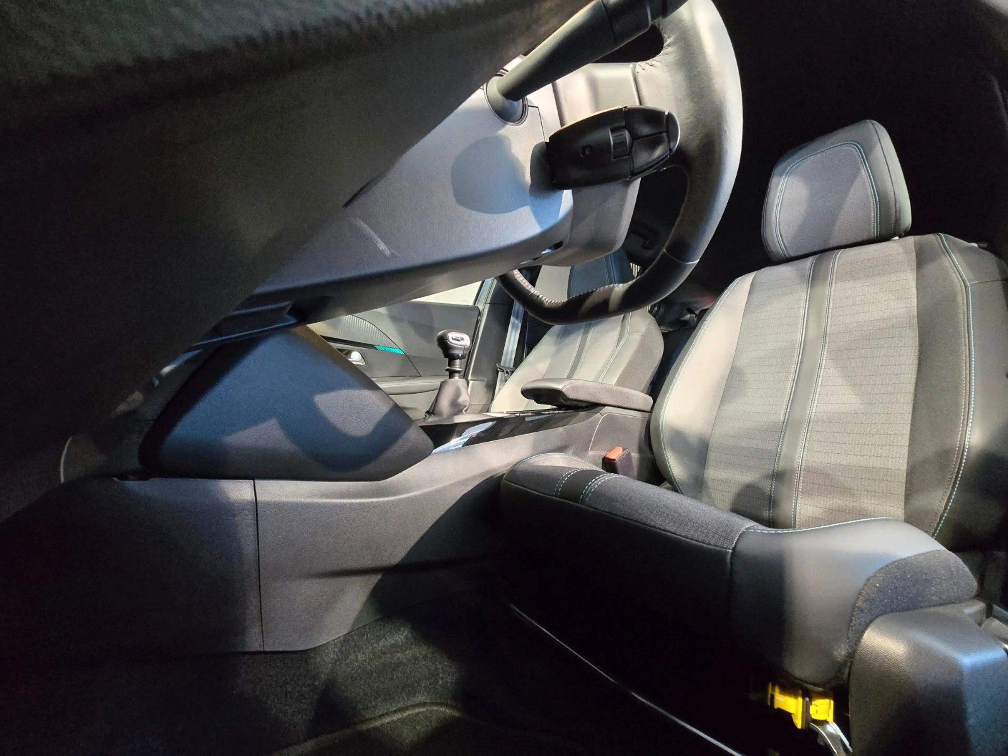 Peugeot 2008 Allure Pack*1.HAND*NAVI*TEMPO*SHZ*KAM — photo 10