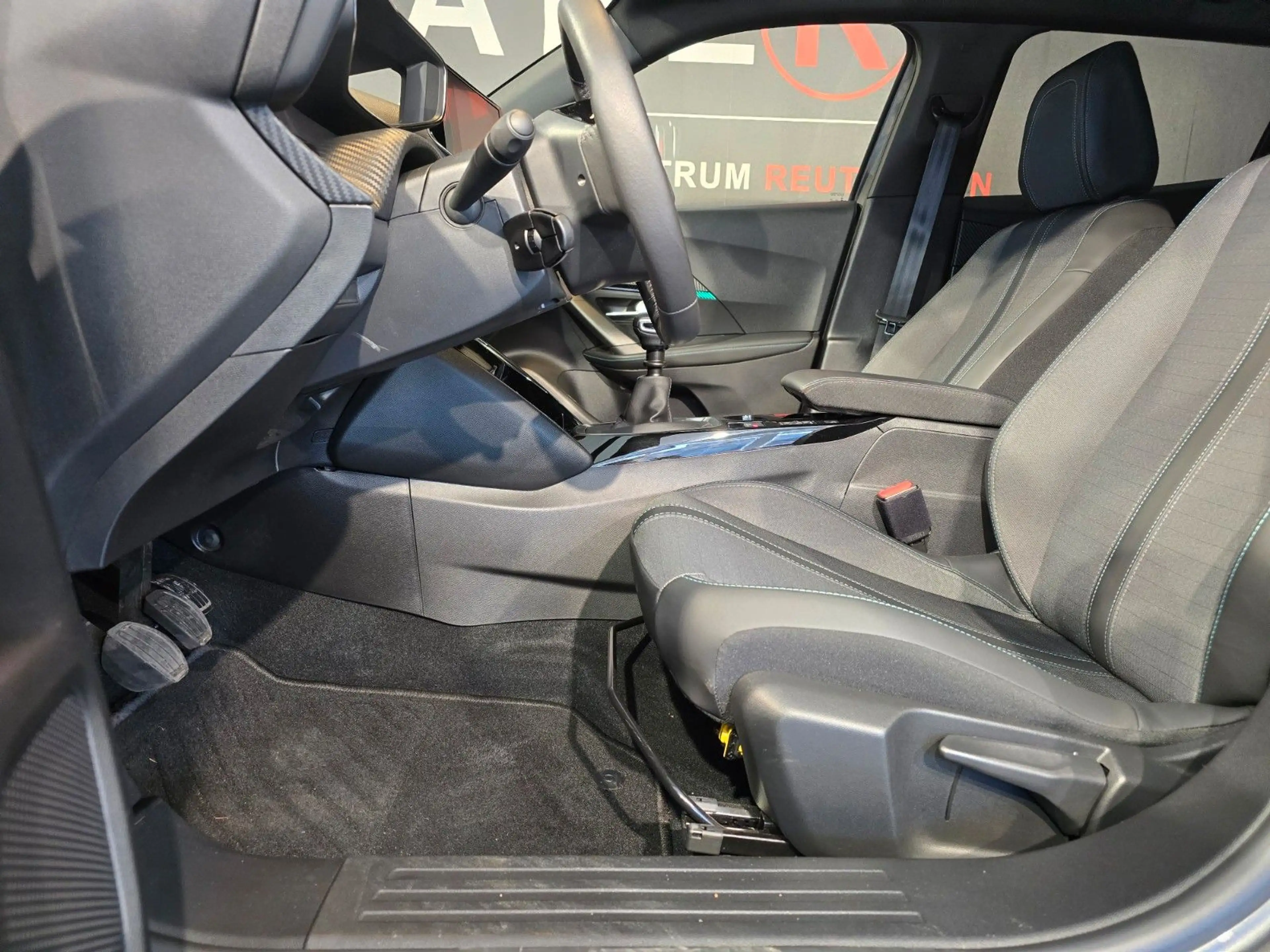 Peugeot 2008 Allure Pack*1.HAND*NAVI*TEMPO*SHZ*KAM — photo 9