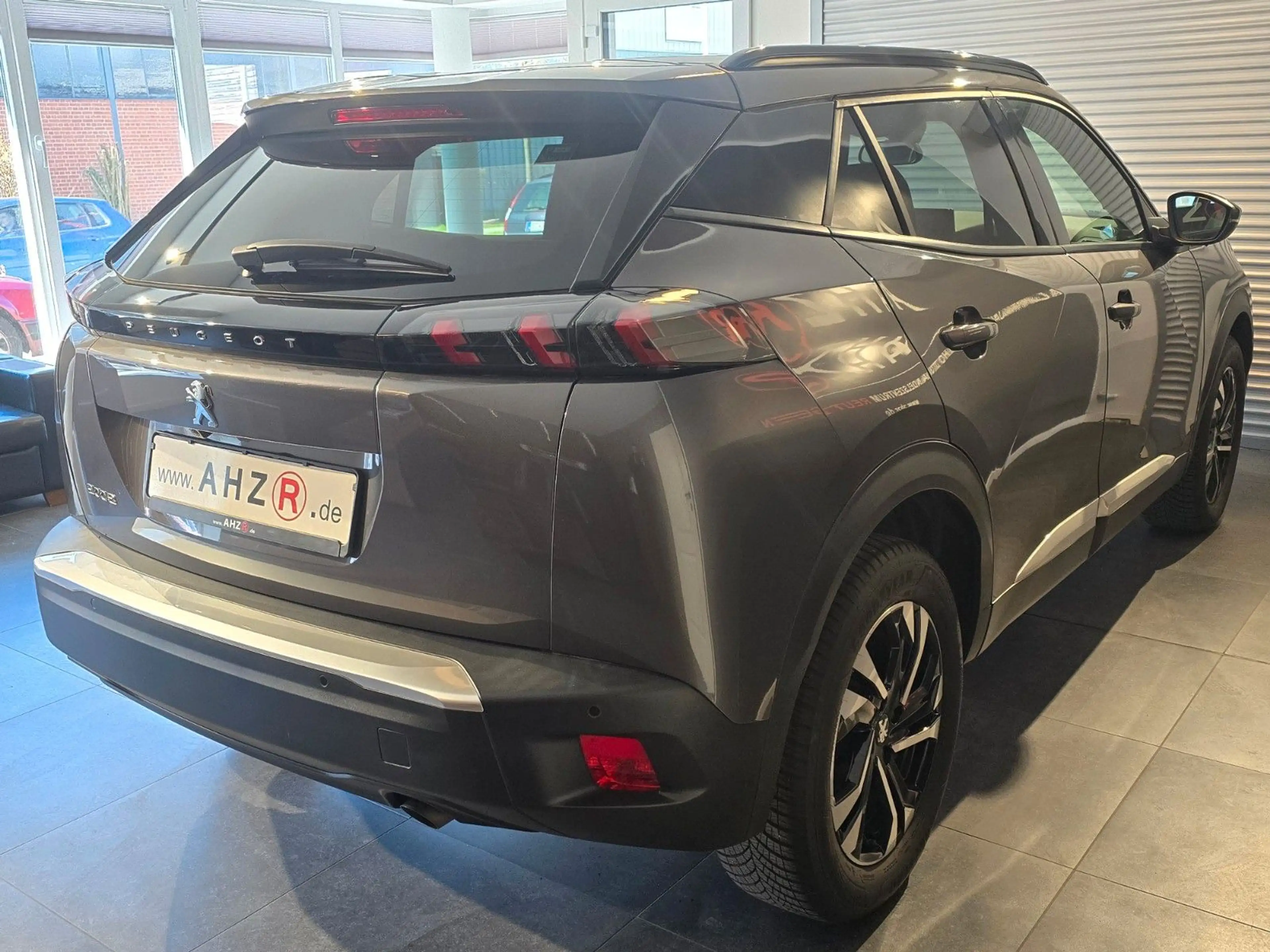 Peugeot 2008 Allure Pack*1.HAND*NAVI*TEMPO*SHZ*KAM — photo 6