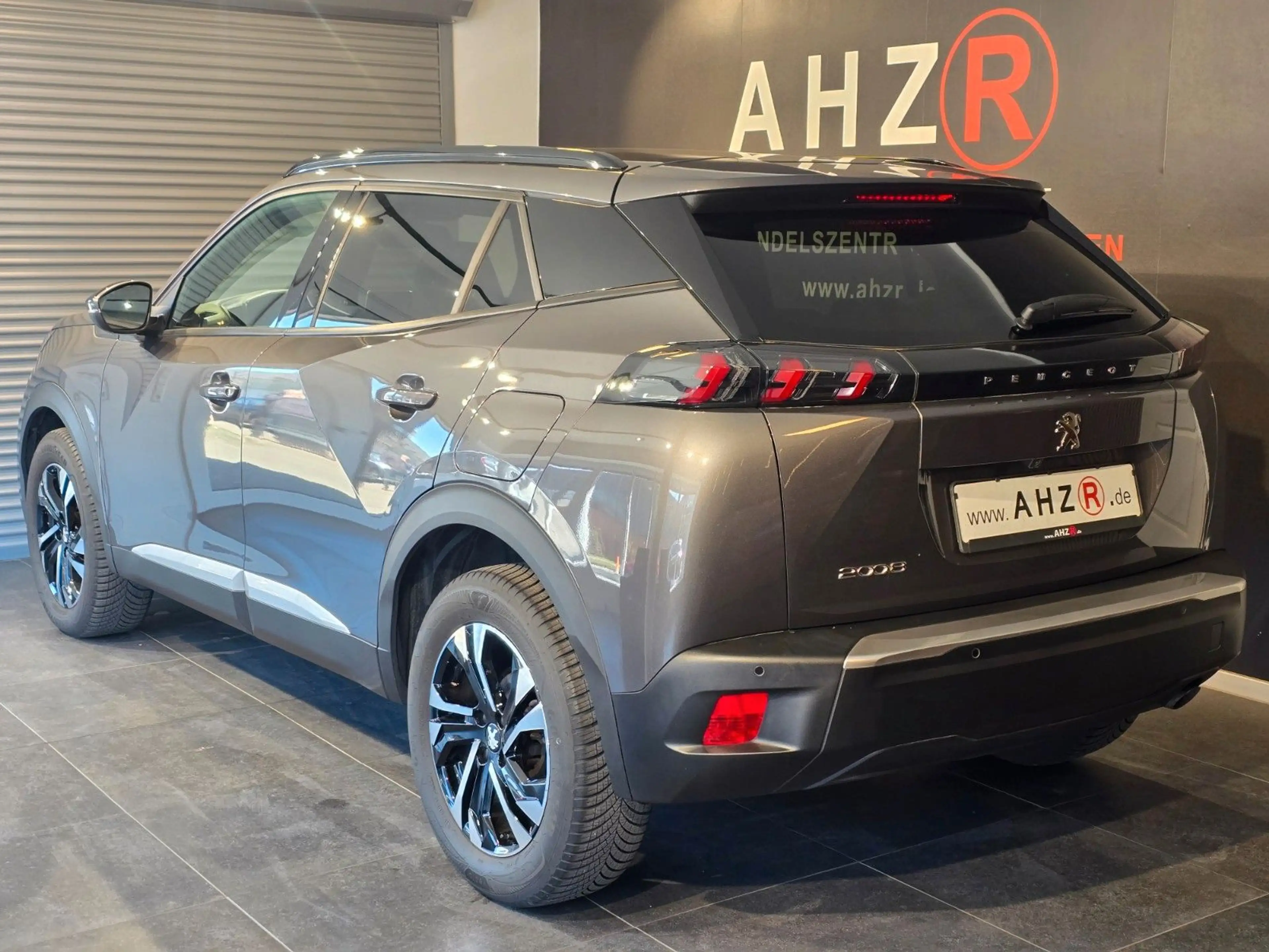 Peugeot 2008 Allure Pack*1.HAND*NAVI*TEMPO*SHZ*KAM — photo 4